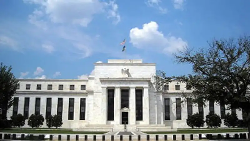 ФРС США: Инфляция для повышения ставки в ближайшее время недостаточна