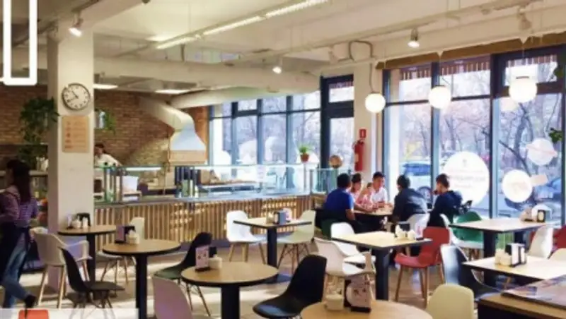 Столичные рестораны и бары в помещениях заработают с 17 августа