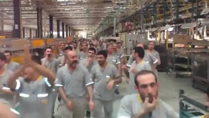 Забастовали рабочие двух турецких автозаводов