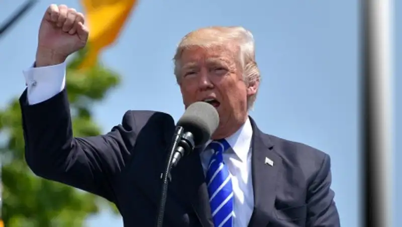 Трамп назвал протестующих в Нью-Йорке "сбродом и неудачниками"