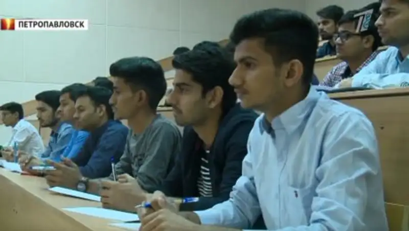 Индийские студенты приехали в Казахстан изучать медицину