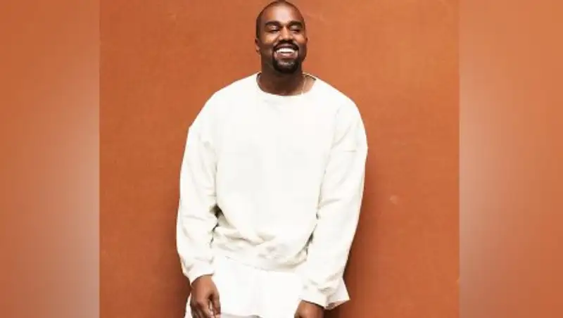 Канье Уэст сменил имя