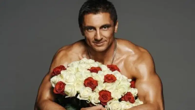 Боже, какой мужчина: в России набирает обороты скандал вокруг интим-фото депутата