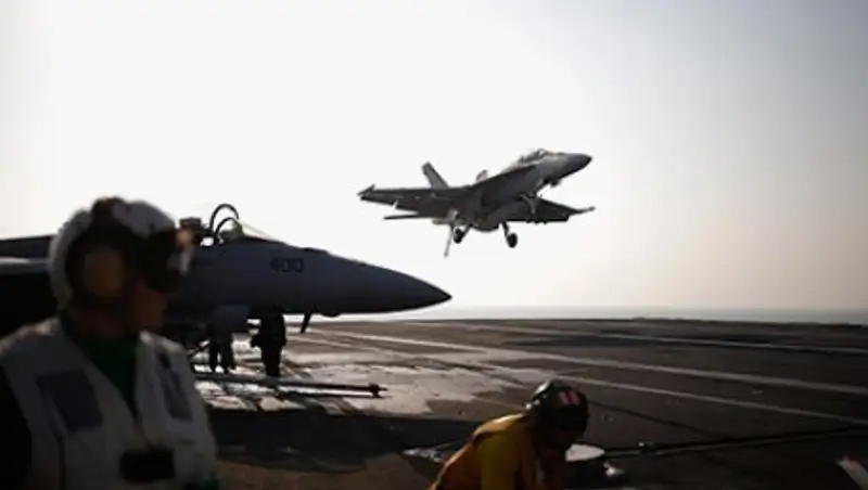 Появление данных о неисправности авиации США объяснили желанием «пилить» деньги