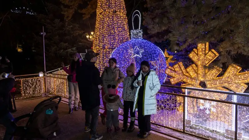 Новогодний Алматы: как украсили город к новому году, фото - Новости Zakon.kz от 26.12.2022 12:34