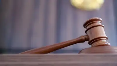 Полицейские хотели наказать сына мужчины, пытавшегося совершить самоподжог в Караганде , фото - Новости Zakon.kz от 14.12.2022 17:24