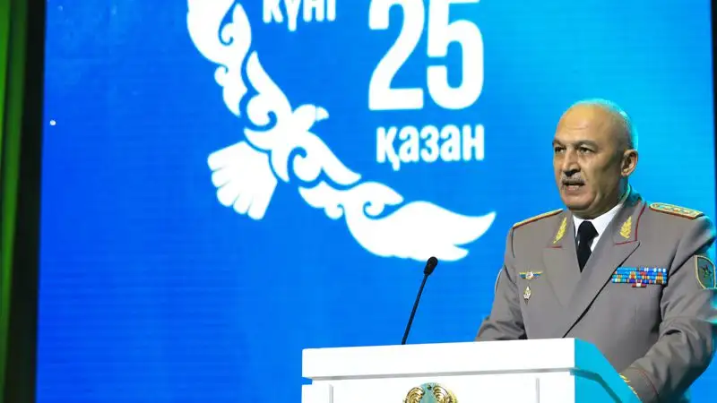 В честь Дня Республики министр обороны наградил отличившихся военнослужащих, фото - Новости Zakon.kz от 24.10.2023 21:26