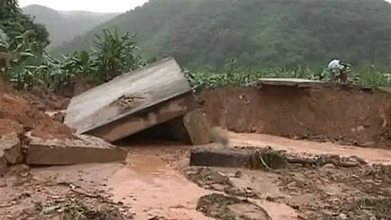 Жертвами оползня в Китае стали три человека, 19 пропали без вести