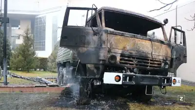 Сгорел грузовик, фото - Новости Zakon.kz от 11.01.2022 13:09