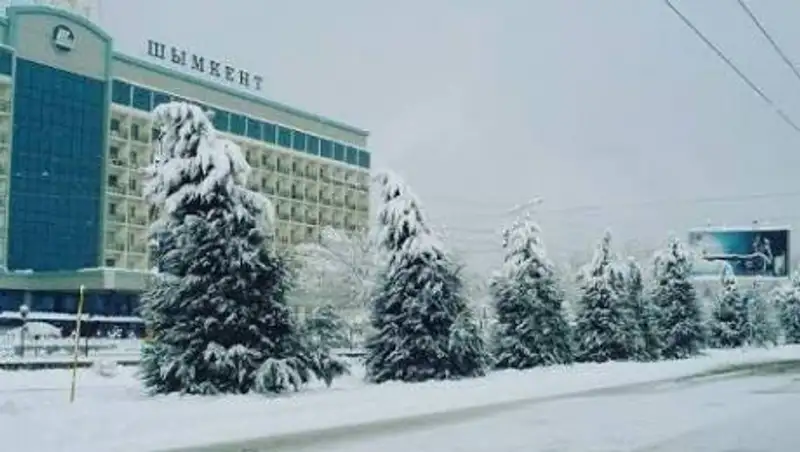 В Шымкенте запретили проводить новогодние праздники и ограничили работу рынков