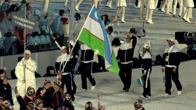 В Узбекистане наконец разрешат вывешивать флаг в домах и на машинах