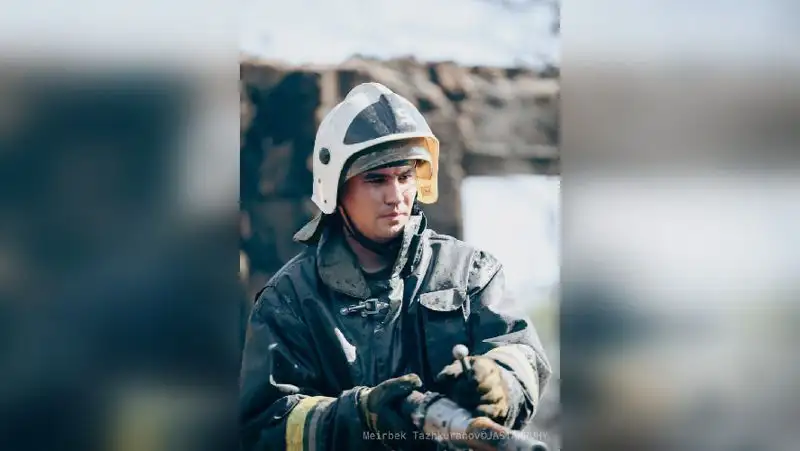Появились новые фотографии пожарных в Костанайской области, фото - Новости Zakon.kz от 07.09.2022 12:58