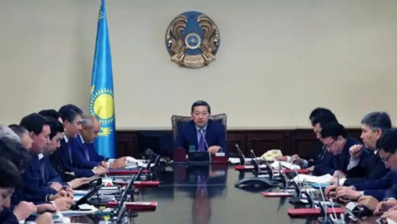 Премьер-министр РК С.Ахметов: Резкого повышения цен на газ для населения не будет