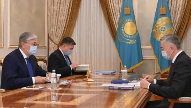 Токаев поручил держать на контроле цены на социально значимые продукты