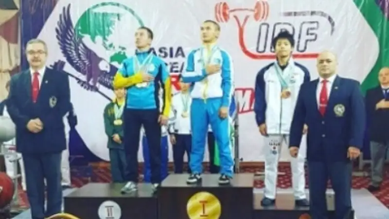 «Золото» и «серебро» выиграли казахстанцы на чемпионате Азии и Океании по пауэрлифтингу 