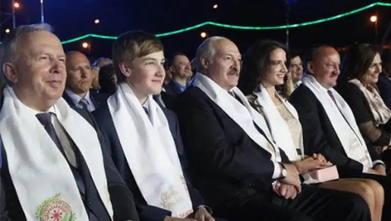 Лукашенко застали с 21-летней моделью