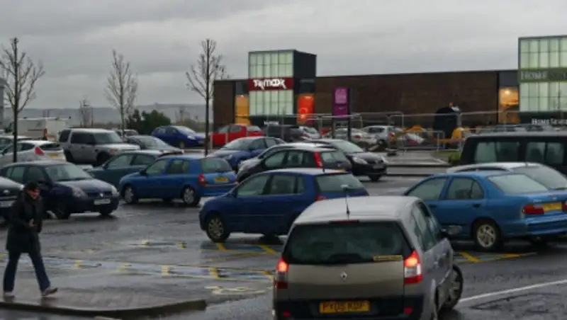 Полицейские Алматы всерьез взялись за парковщиков-помогаек