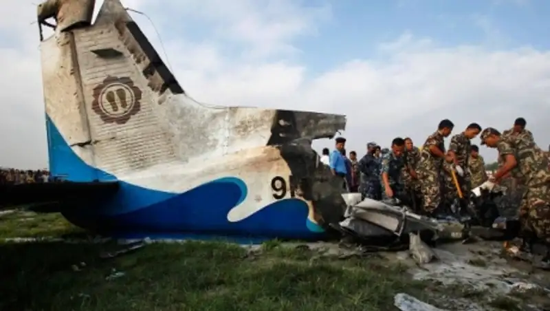 В Непале нашли тела 19 пассажиров разбившегося в горах самолета