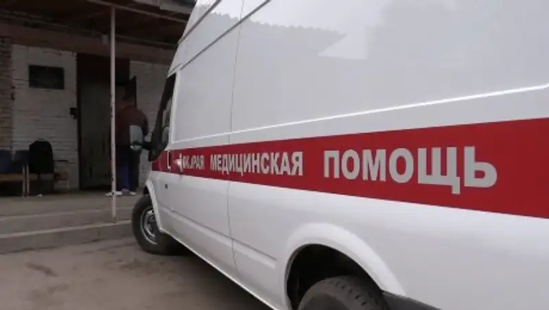 В Астане девушка выпала из движущегося пассажирского автобуса