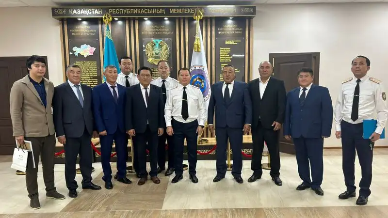 Более 130 полицейских в Алматинской области наградили медалями и грамотами