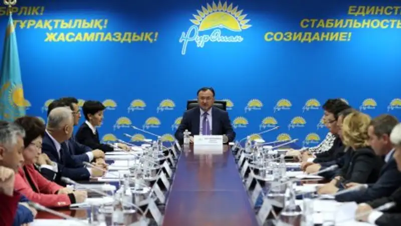 «Нур Отан» приступил к исполнению поручения президента