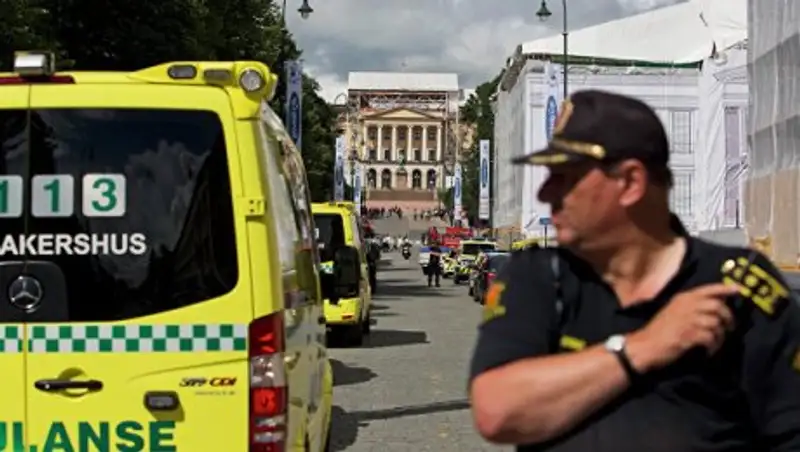 В Осло вооруженный пистолетом мужчина ограбил "Макдональдс"