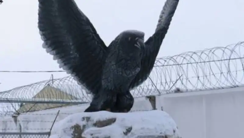 Чтобы "хорошо" сидеть в колонии, осужденные платили от 100 тысяч до миллиона тенге