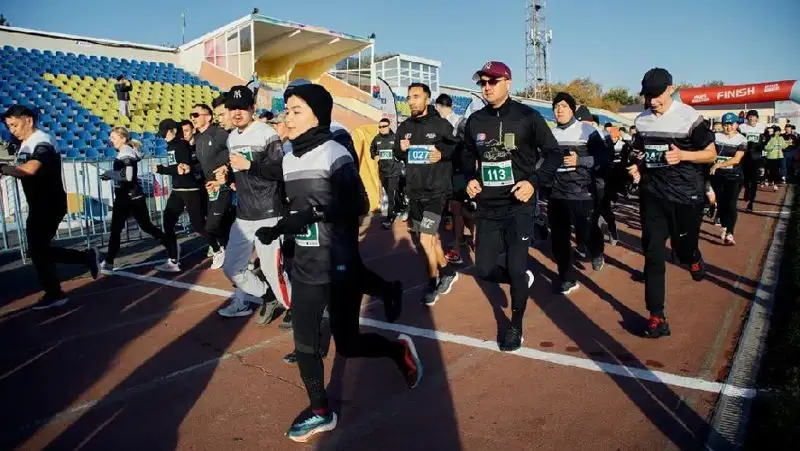 В Уральске прошел осенний полумарафон Aqjaiyq half marathon – 2022