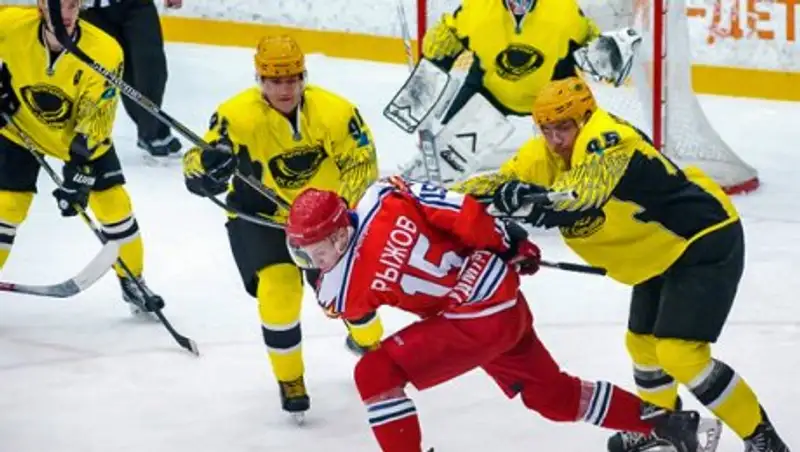 «Сарыарка» одолела «Ижсталь» в матче ВХЛ