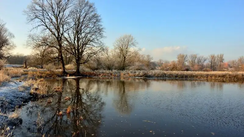 В ЗКО на берегу Урала обнаружено тело мужчины