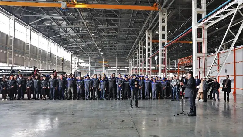 посещение завода, фото - Новости Zakon.kz от 23.05.2022 18:00