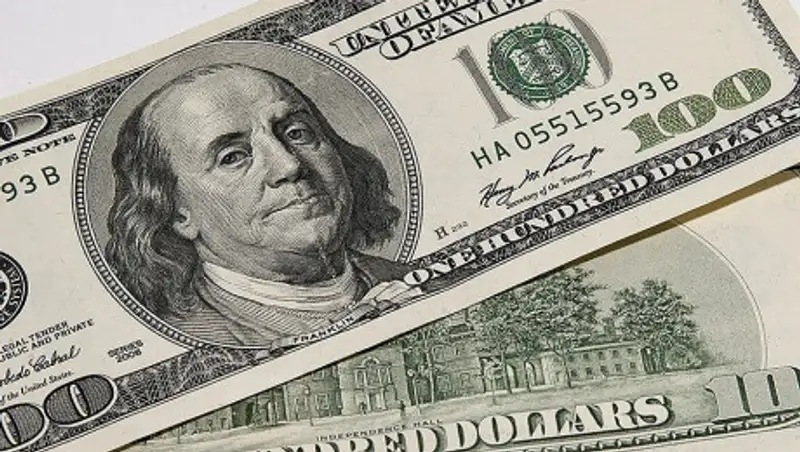 Доллар подешевел сразу на 1,5 тенге на торгах