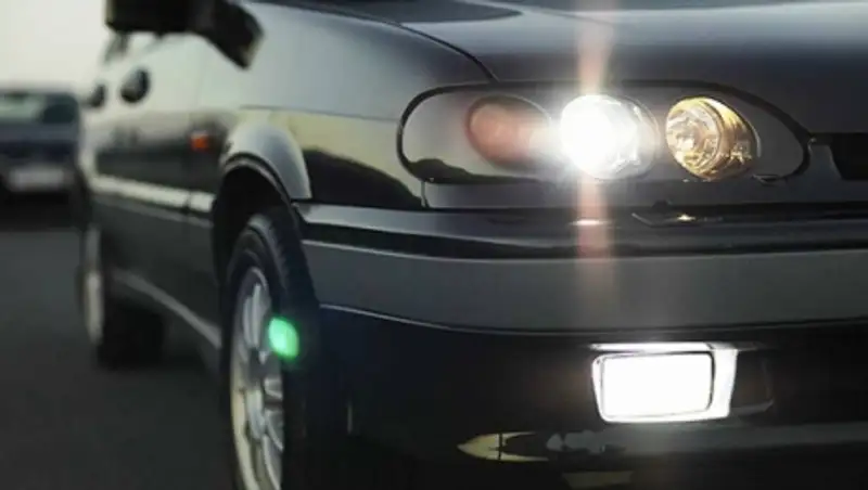 В светлое время суток ездить с ближним светом фар теперь придется и в населенных пунктах