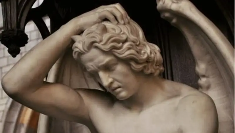 Родители назвали сына Люцифером после битвы с чиновниками