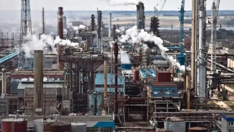 За год в Казахстане сократилось число работающих крупных предприятий