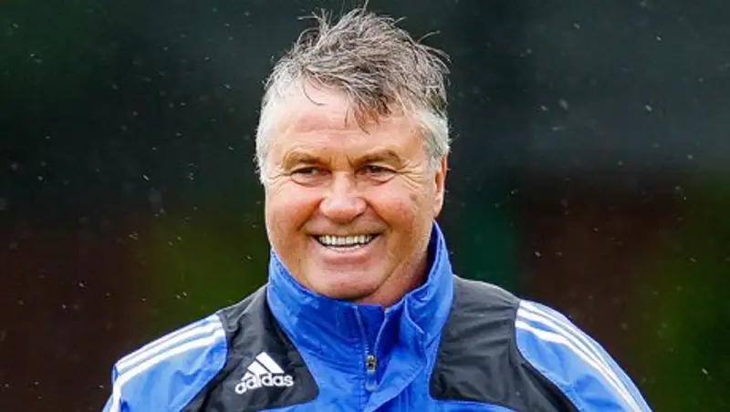 Хиддинк отказался от предложения РФС и планирует возглавить сборную Англии