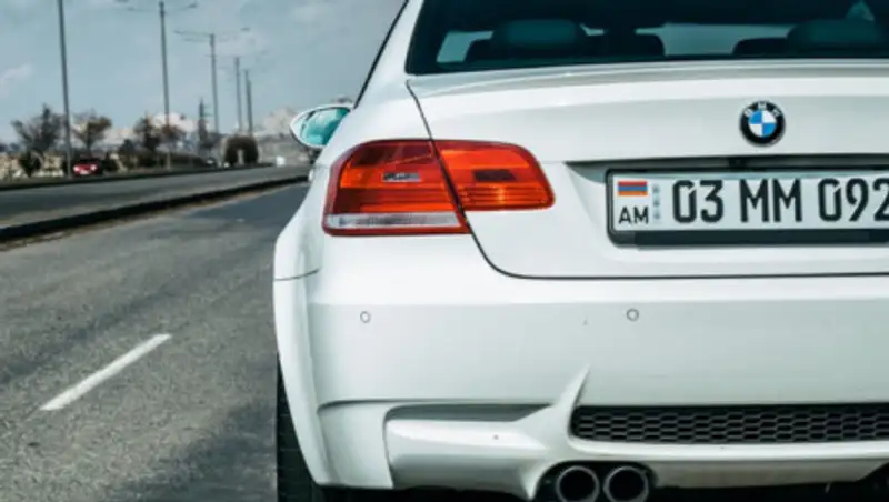 В Казахстане истекает срок регистрации авто из Армении