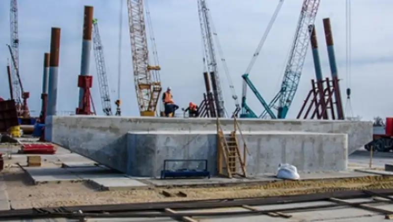 Возведена первая опора Крымского моста