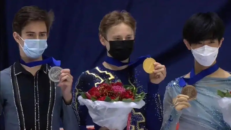 Михаил Шайдоров завоевал первую для Казахстана медаль МЧМ по фигурному катанию