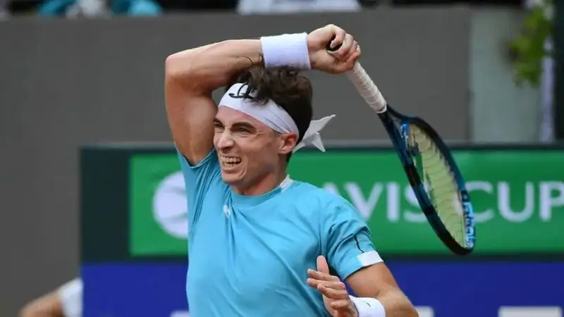 Тимофей Скатов принес Казахстану первую победу в Кубке Дэвиса