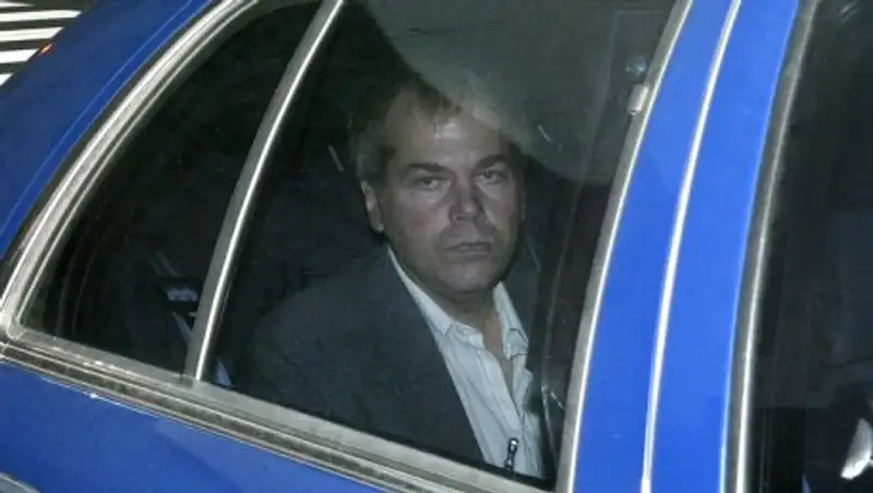 Человек, стрелявший в Рейгана, покинет психлечебницу в субботу  