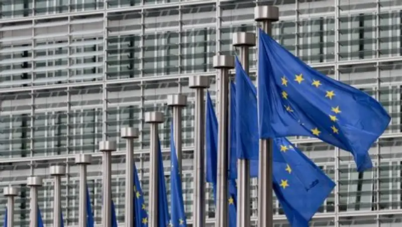 Еврокомиссия призывает бороться с ложными новостями