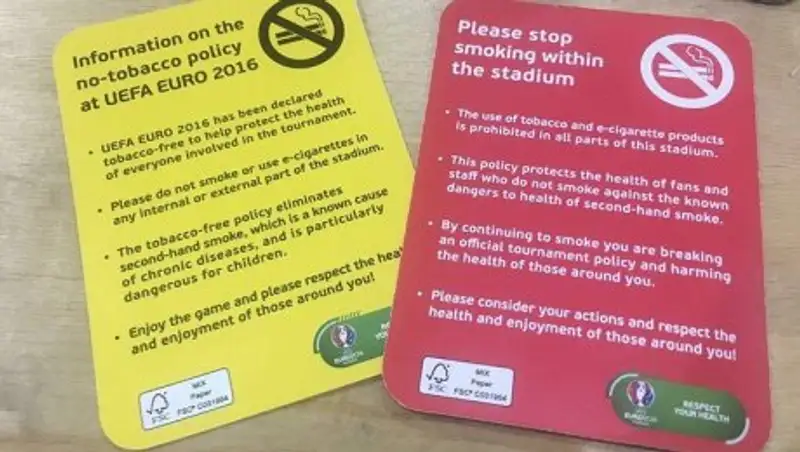 Болельщикам, курящим на стадионах ЧЕ-2016, предъявляют желтые и красные карточки