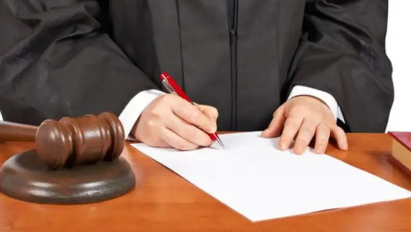 Замруководителя Управления занятости Алматы приговорена к штрафу