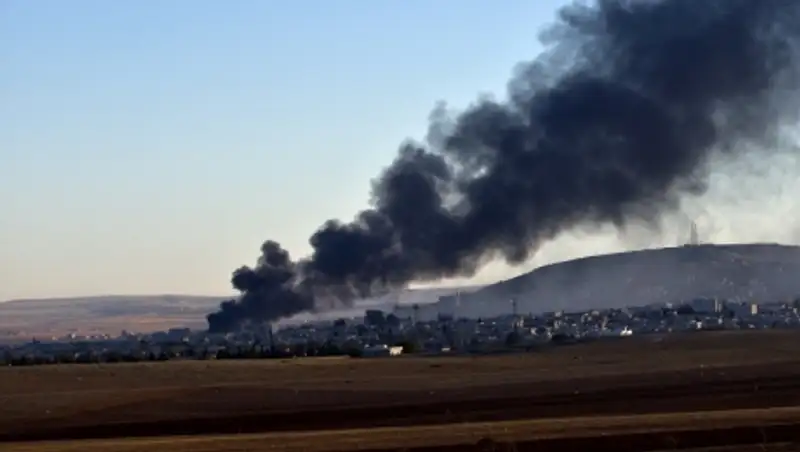 Пять человек пострадали в результате падения легкого самолета на жилой дом вблизи Токио