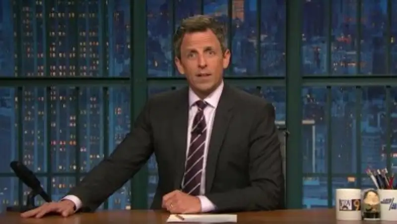 В США ведущий зачитал рэп и показал средний палец зрителям