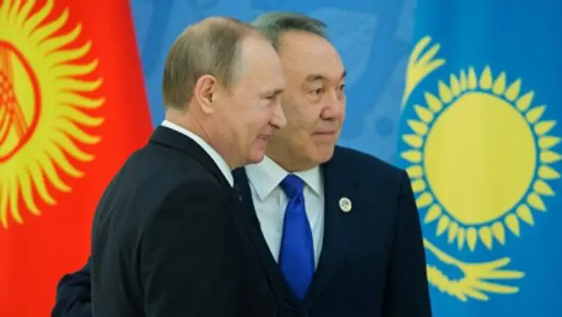 Путин с Назарбаевым обсудили по телефону двустороннее сотрудничество