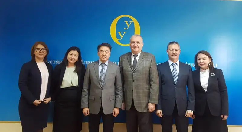 Омбудсмен РК обсудил перспективы сотрудничества в сфере защиты прав детей с Представителем ЮНИСЕФ в Казахстане, фото - Новости Zakon.kz от 05.02.2018 20:02