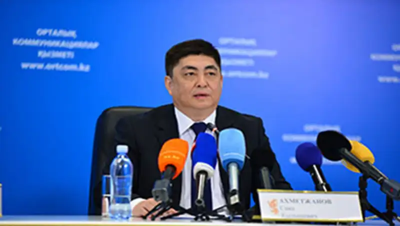 Иностранцев будут привлекать в госслужбу Казахстана с 2016 года