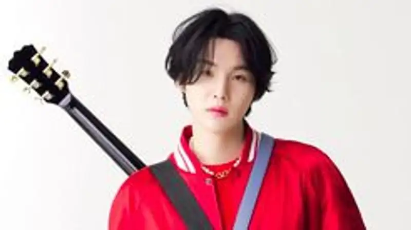 Солист самой популярной k-pop-группы BTS отправился в армию